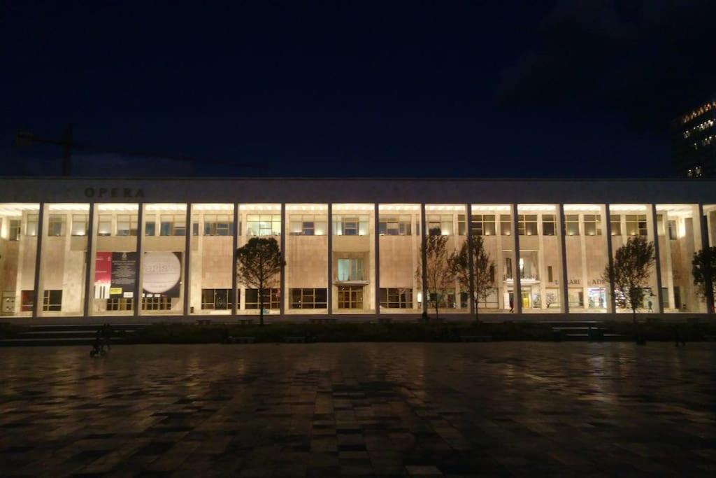 City Centre Big Art'Partment Heart Of The Capital Тирана Екстер'єр фото